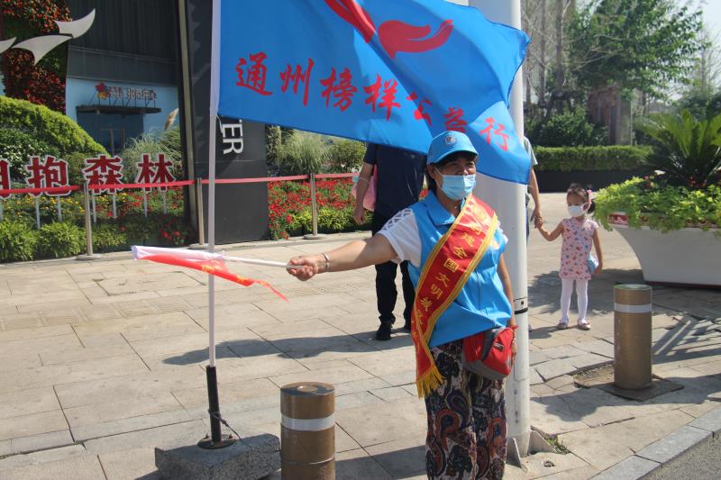 <strong>老头操老逼的视频</strong>